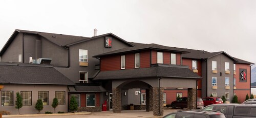 The Kanata by BCMInns Invermere