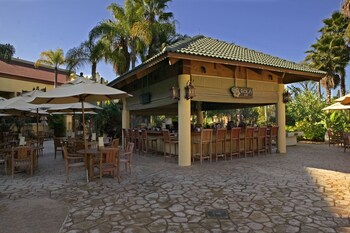 Poolside Bar