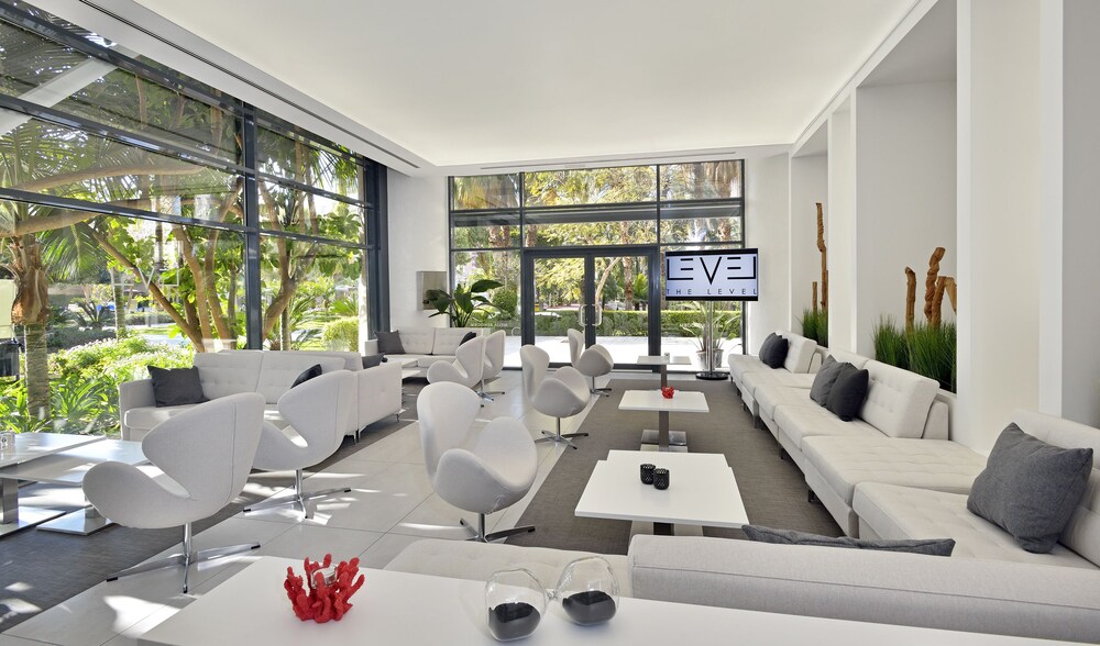 Executive Lounge