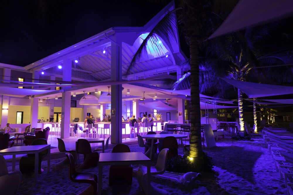 Bar a bordo piscina