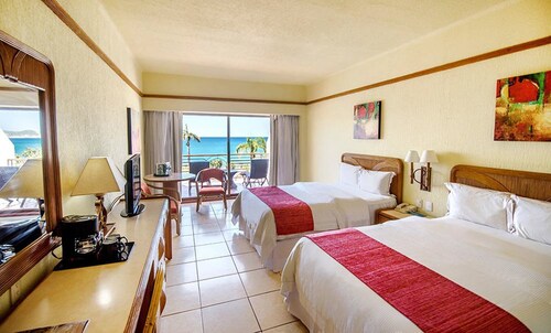 San Carlos Plaza Hotel, Beach & Convention Center
