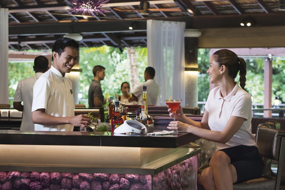Hotel Bar