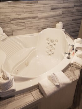 Jetted Tub