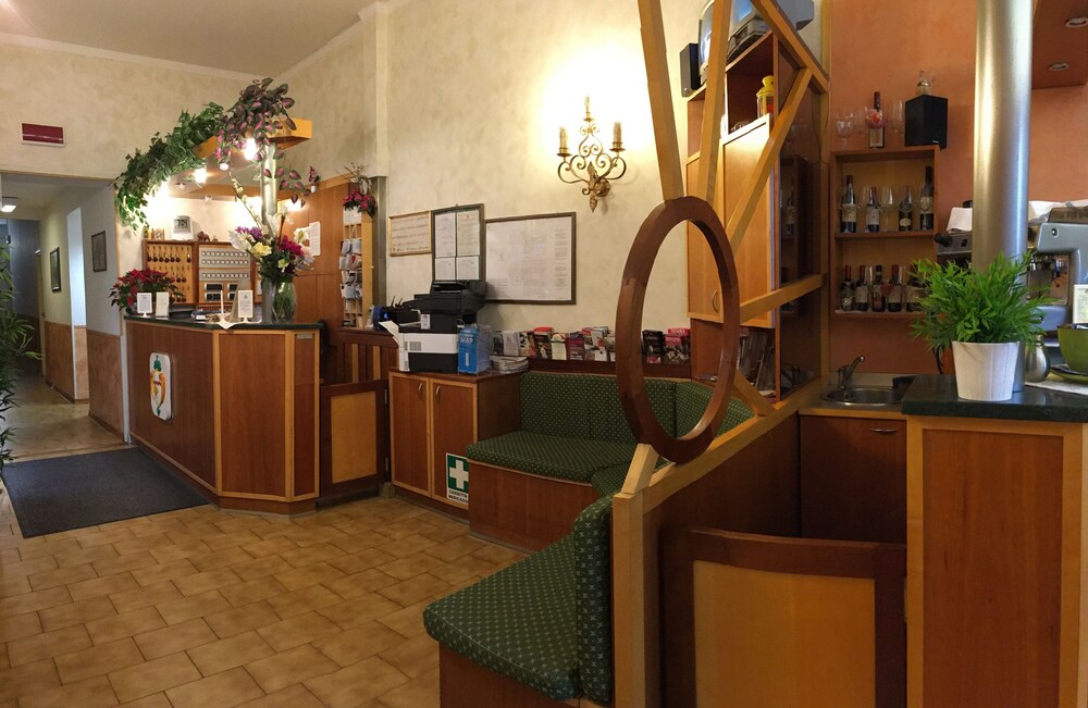 Hotel Bar