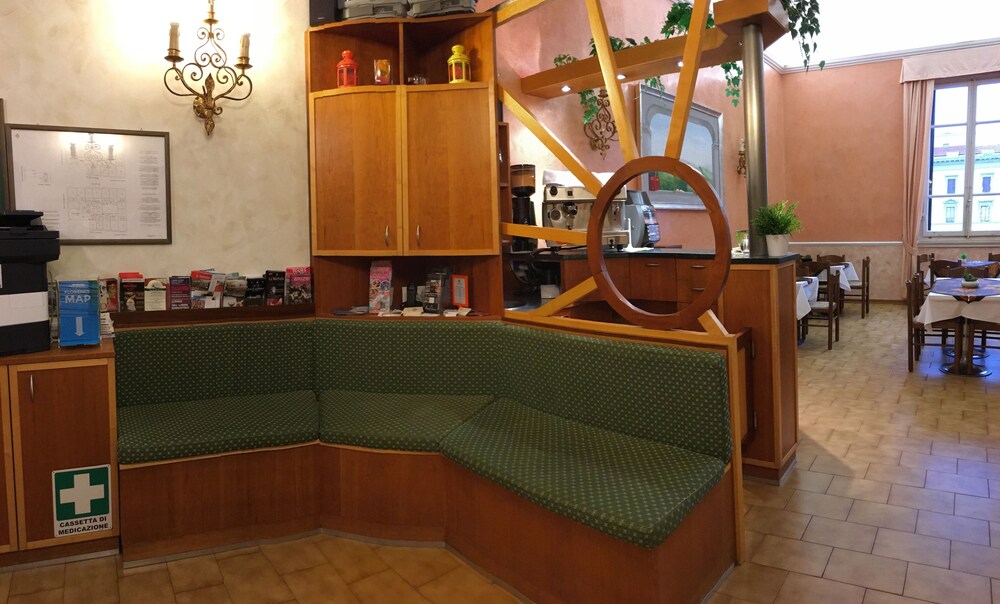 Hotel Bar