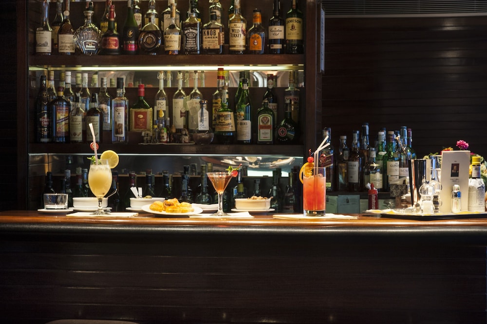 Hotel Bar