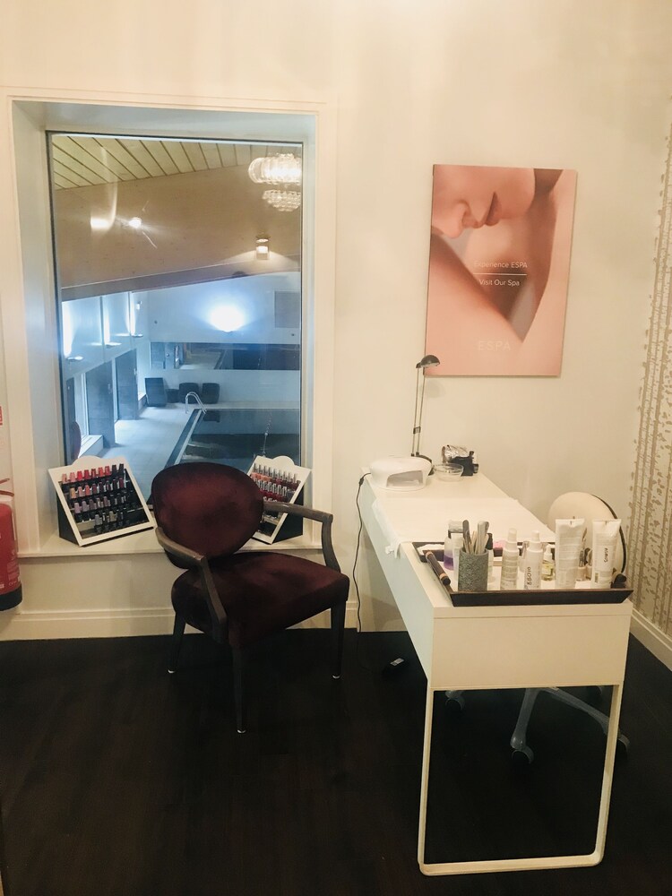 Nail Salon