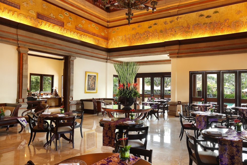 Executive Lounge