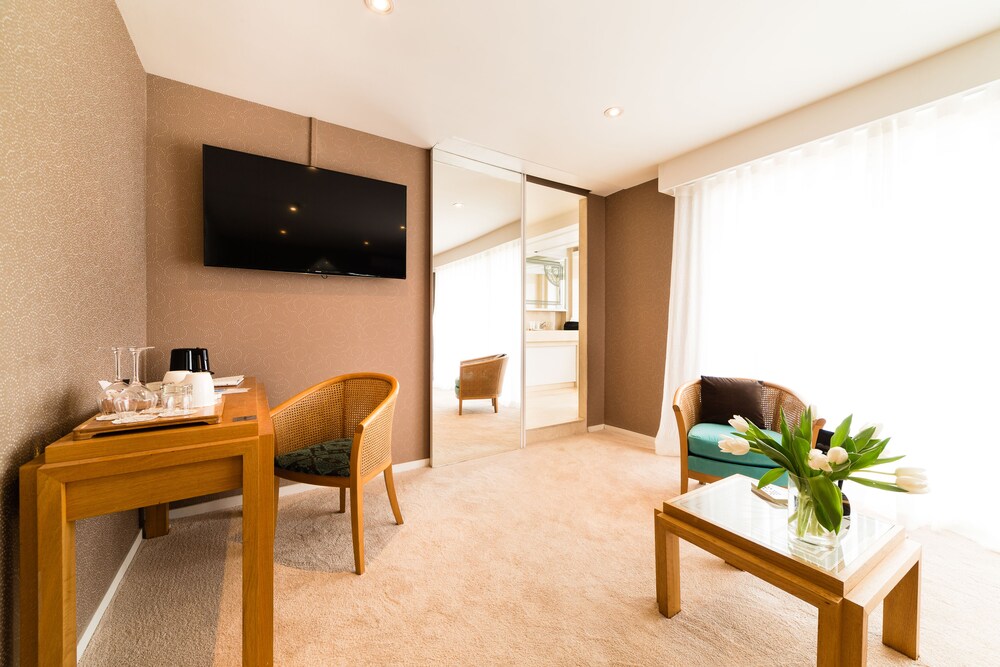 Guestroom