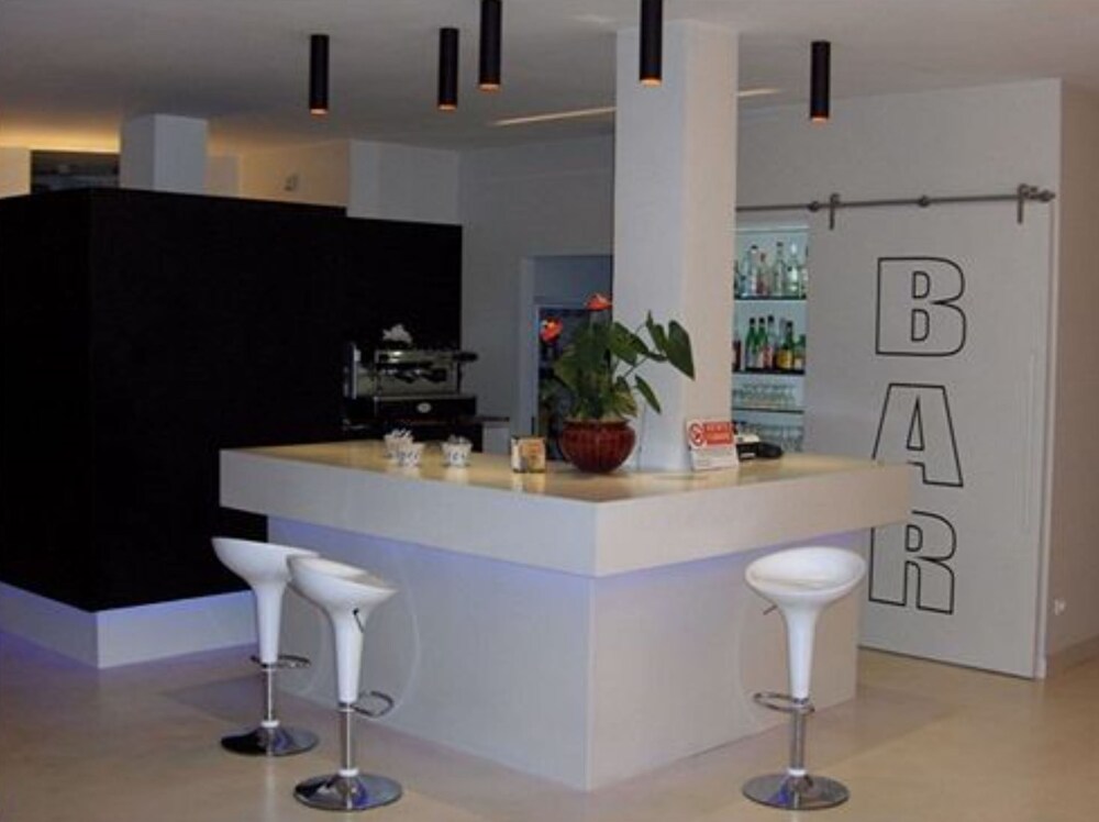 Hotel Bar