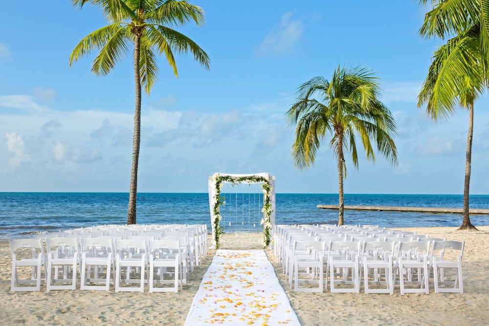 Outdoor wedding area, Southernmost Beach Resort