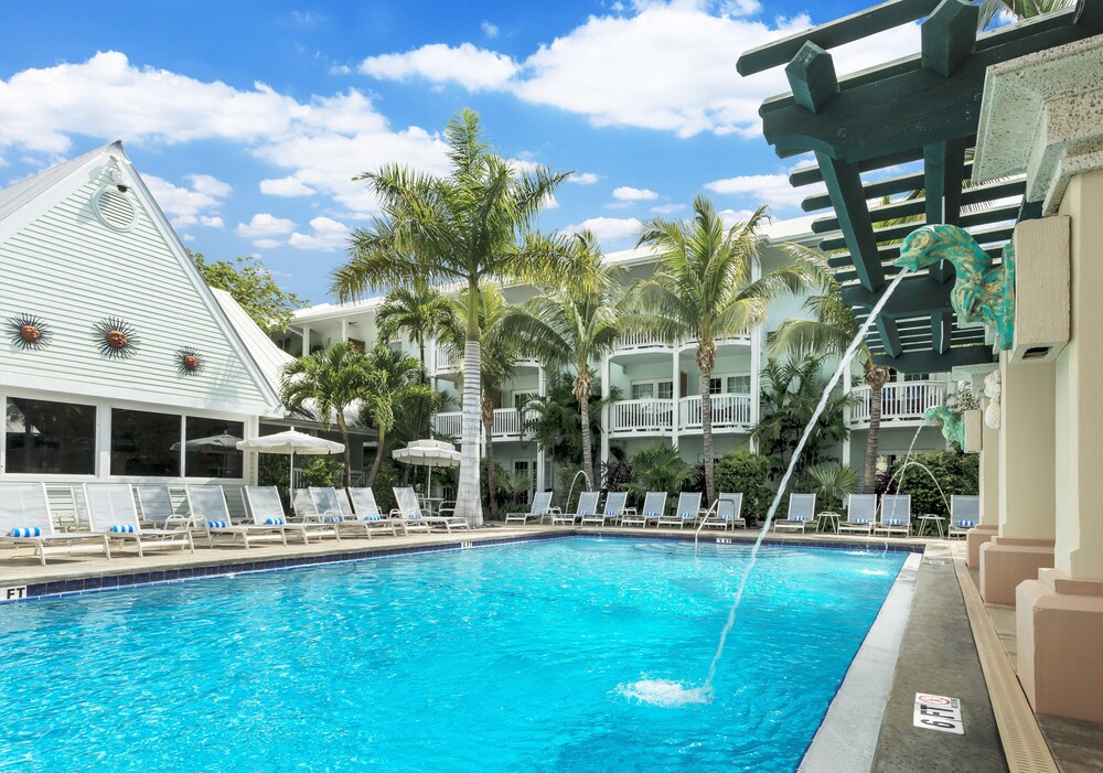 Outdoor pool, Southernmost Beach Resort