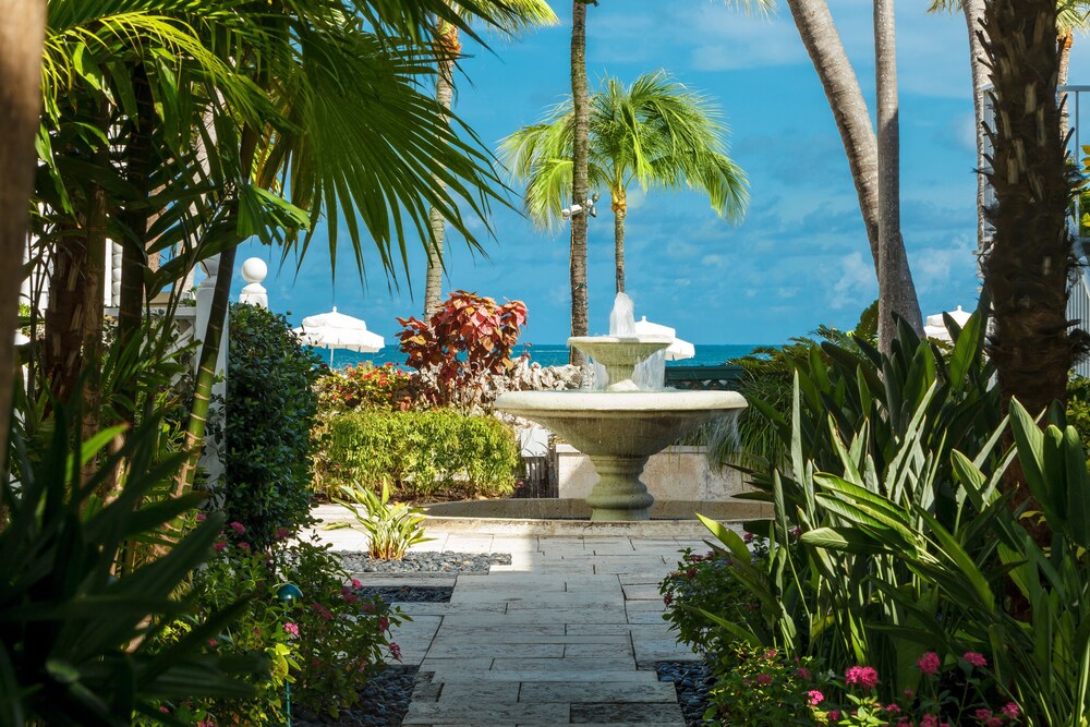 Fountain, Southernmost Beach Resort