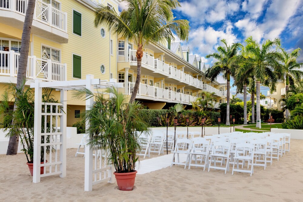 Outdoor wedding area, Southernmost Beach Resort