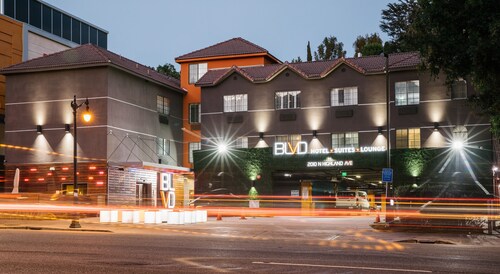 BLVD Hotel & Suites-Walking Distance to Hollywood Walk of Fame