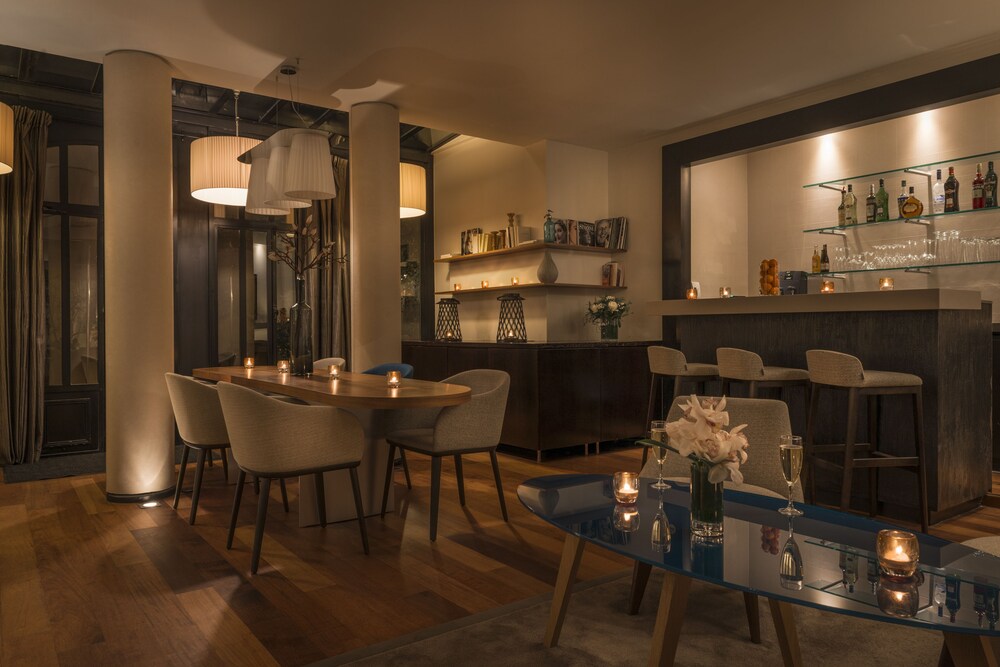 Bar-salon de l'hôtel