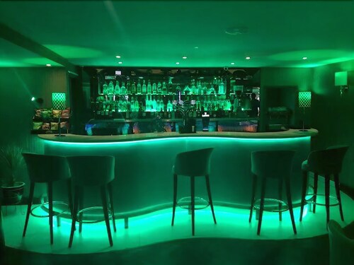 Hotel Bar