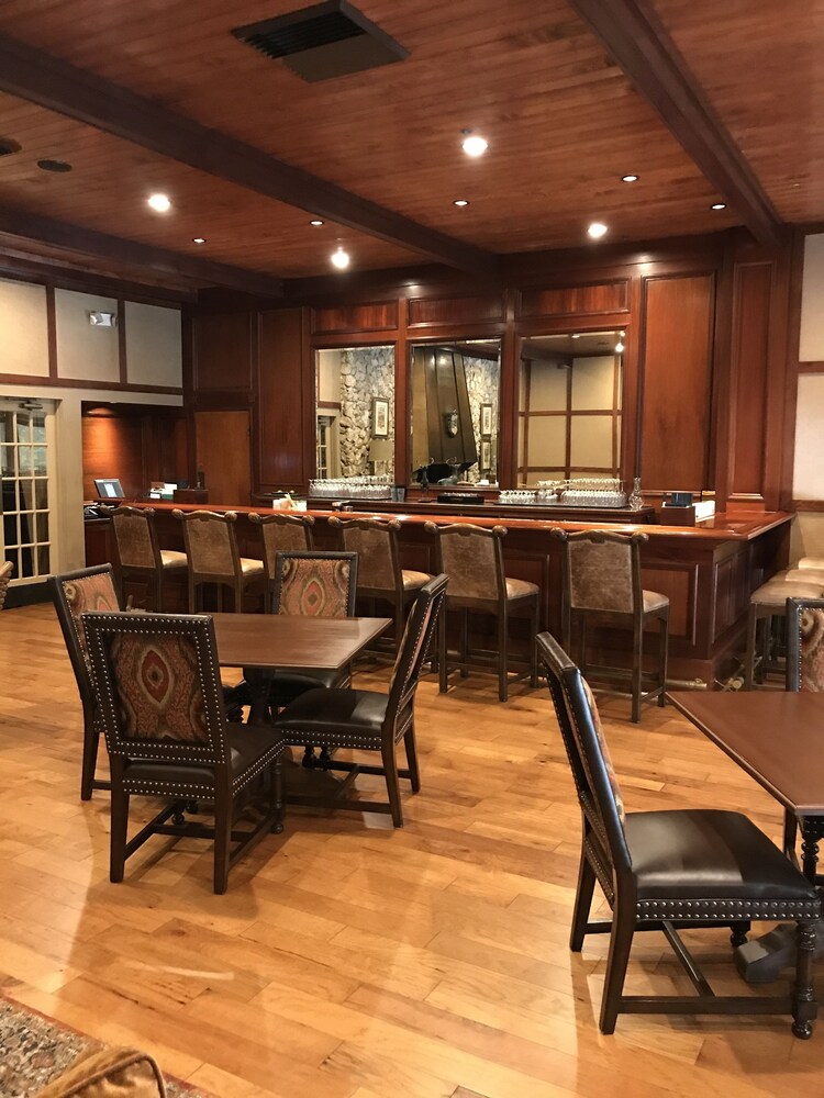 Hotel Bar