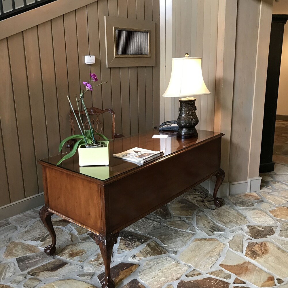 Concierge Desk