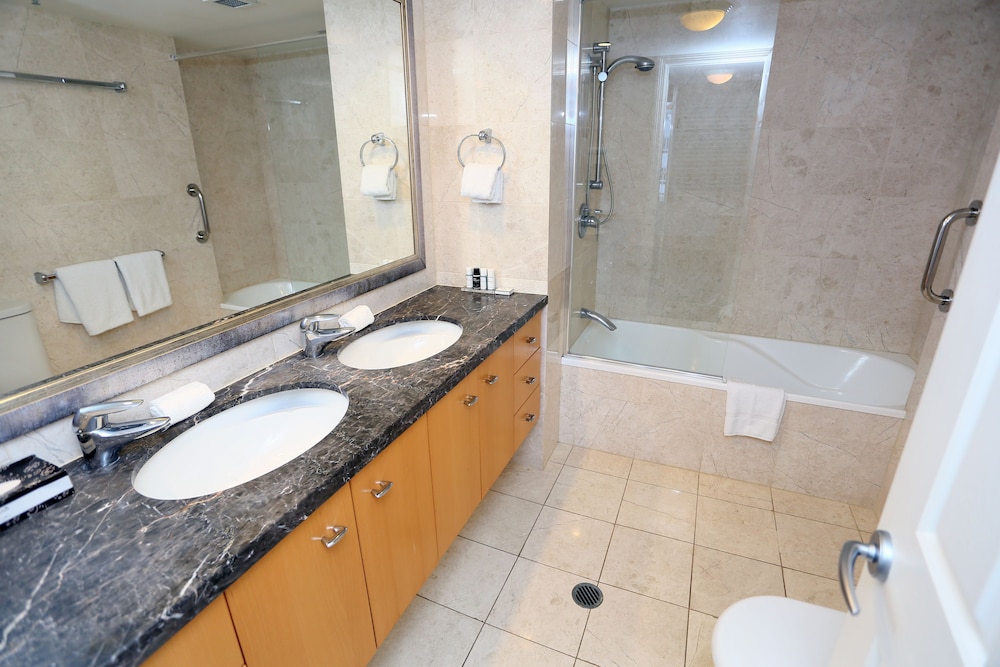 2 Bed Sub Penthouse - Bathroom