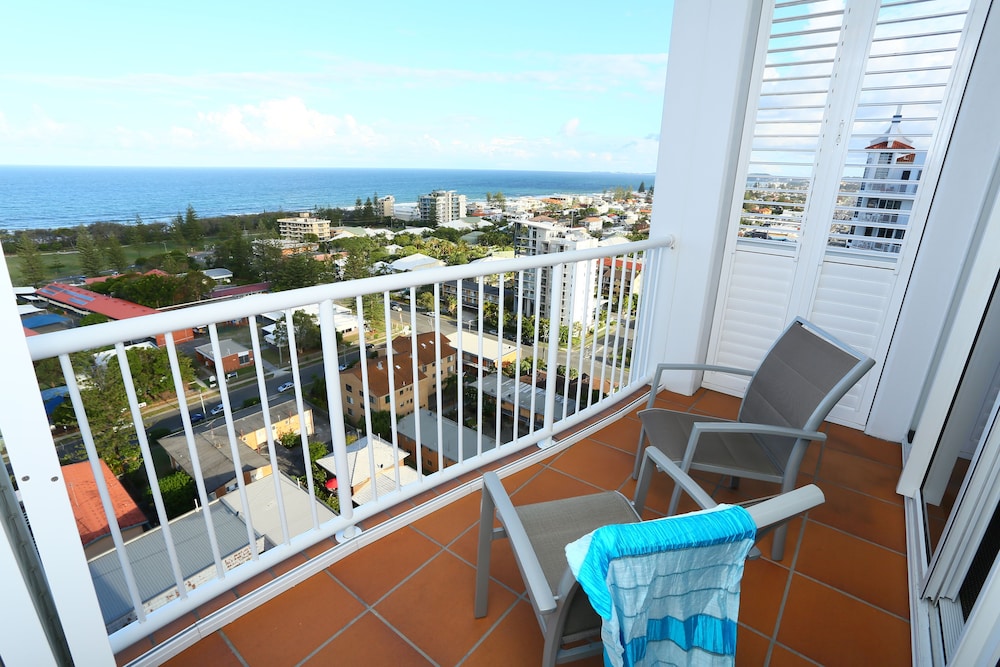 2 Bed Sub Penthouse - Balcony