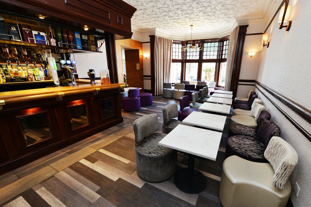 Hotel Bar