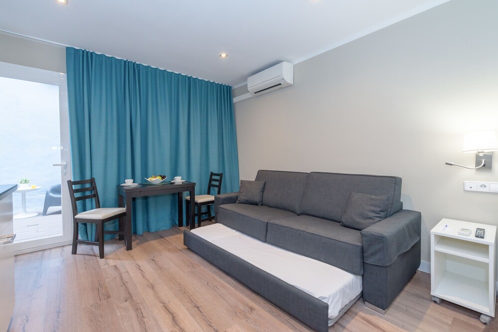 Loft, Terrace, Ground Floor (Quadruple) - Guestroom