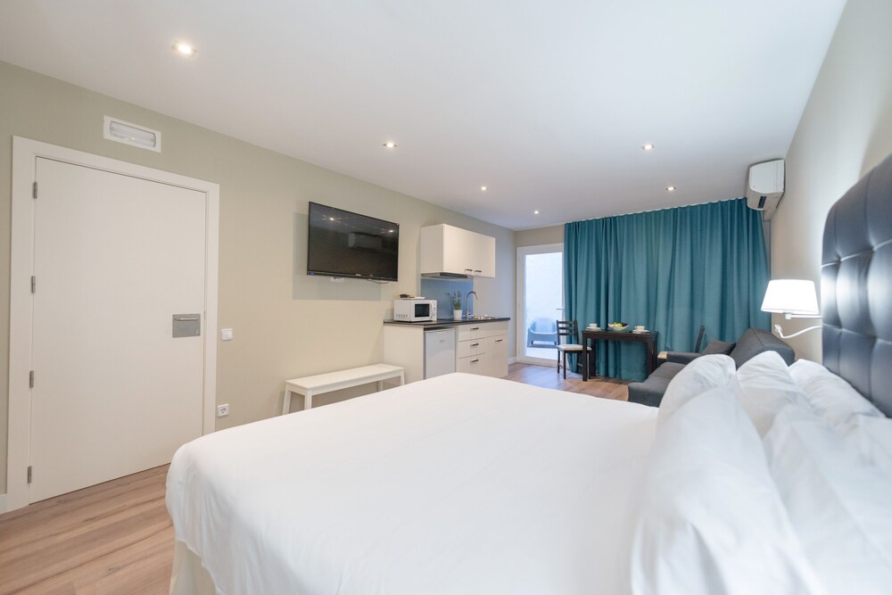 Loft, Terrace, Ground Floor (Quadruple) - Guestroom