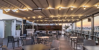 Poolside Bar