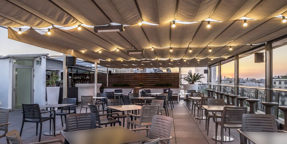 Poolside Bar