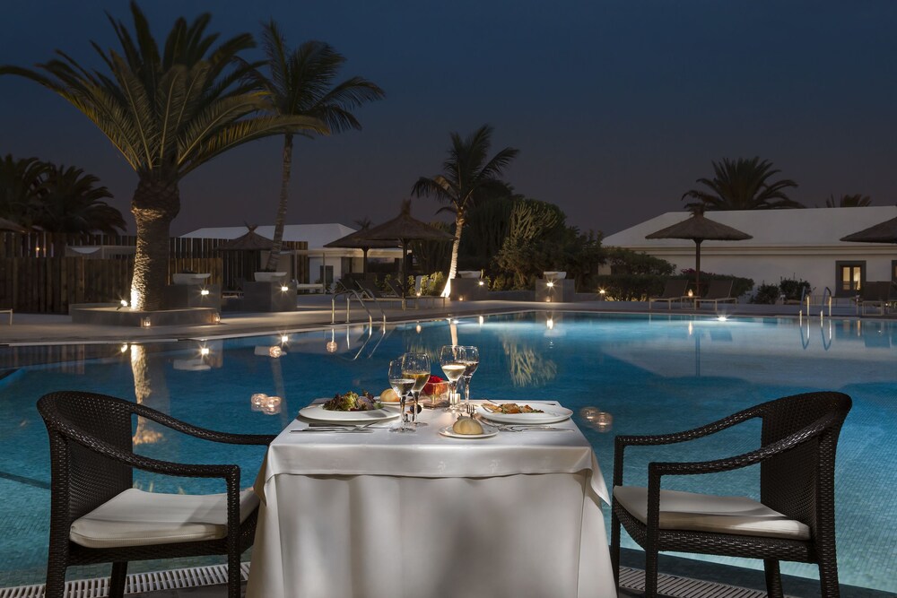 Couples Dining