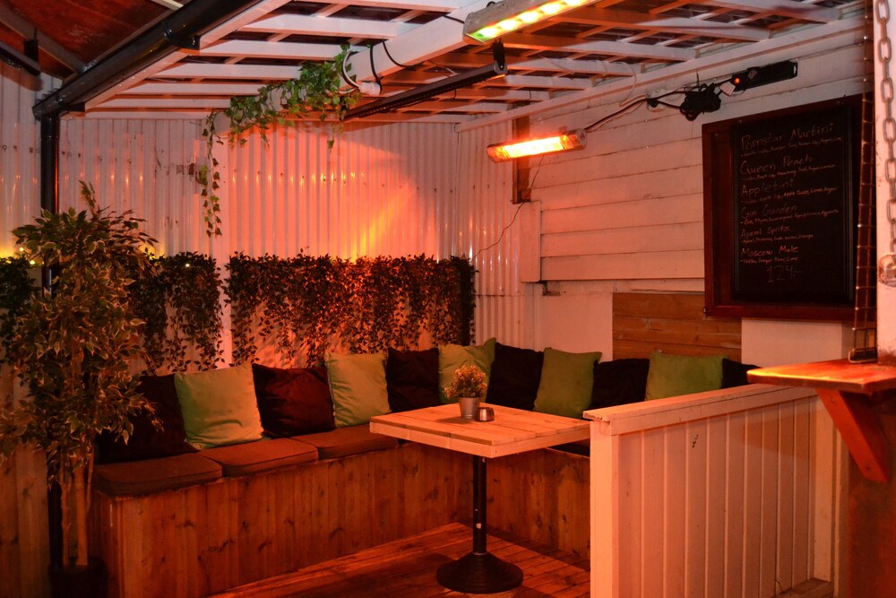 Hotel Bar