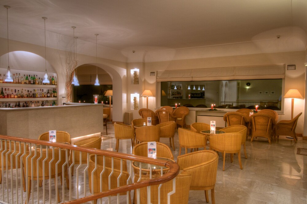 Hotel Bar