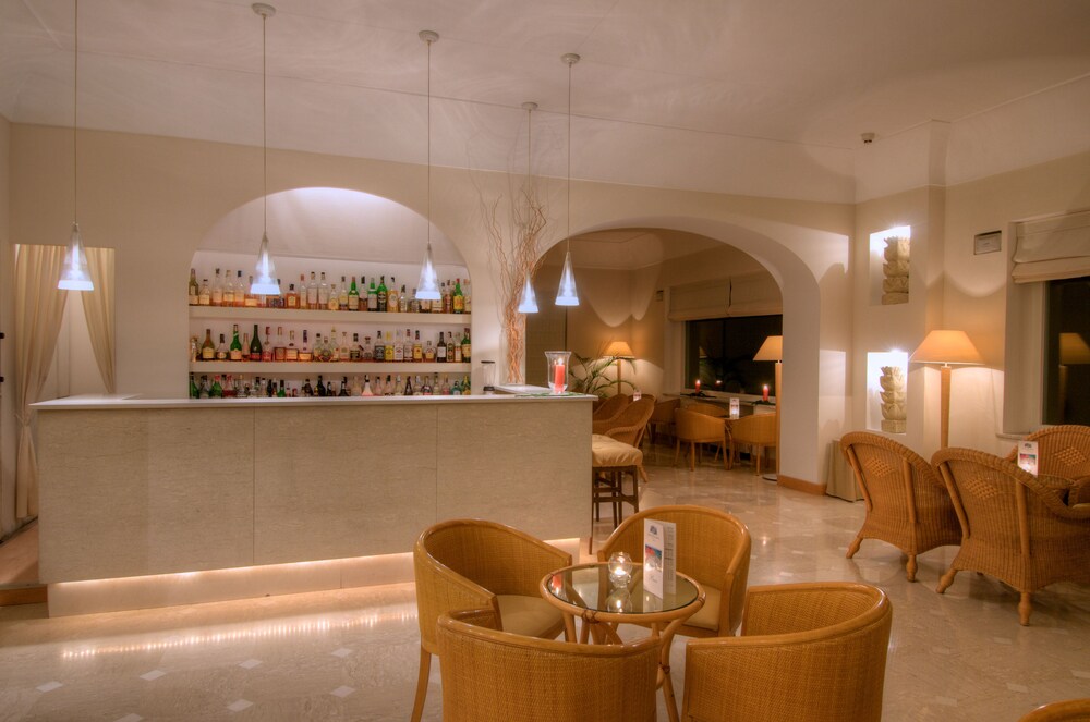 Hotel Bar