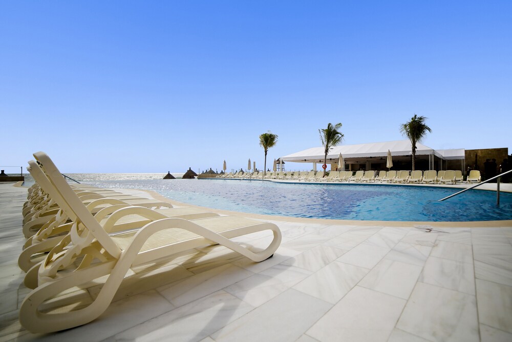 Infinity Pool