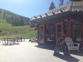 Coffee Shop