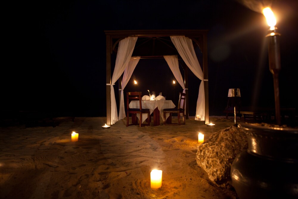Couples Dining