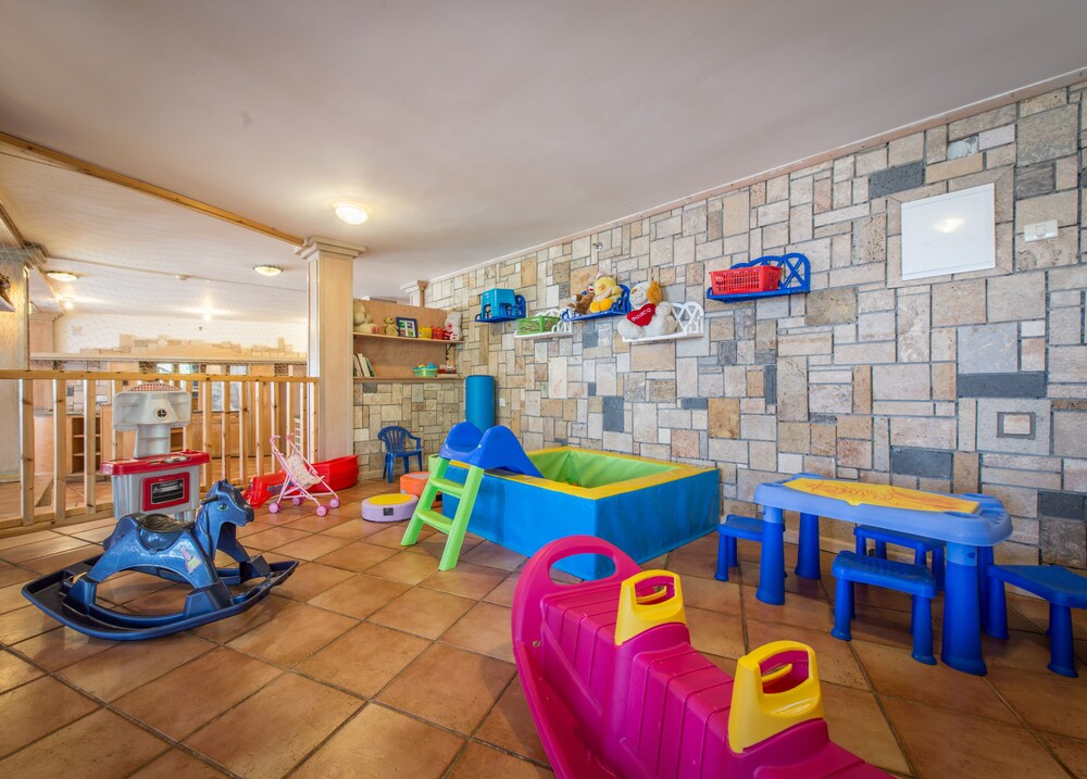 Childrens Play Area - Indoor