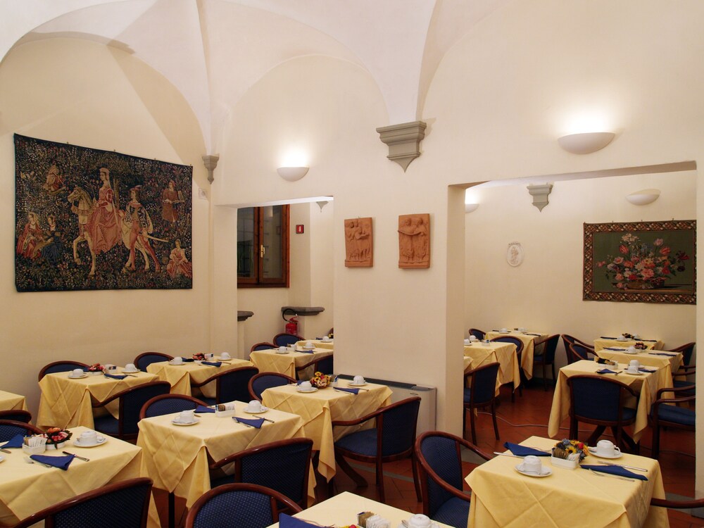 Food Court
