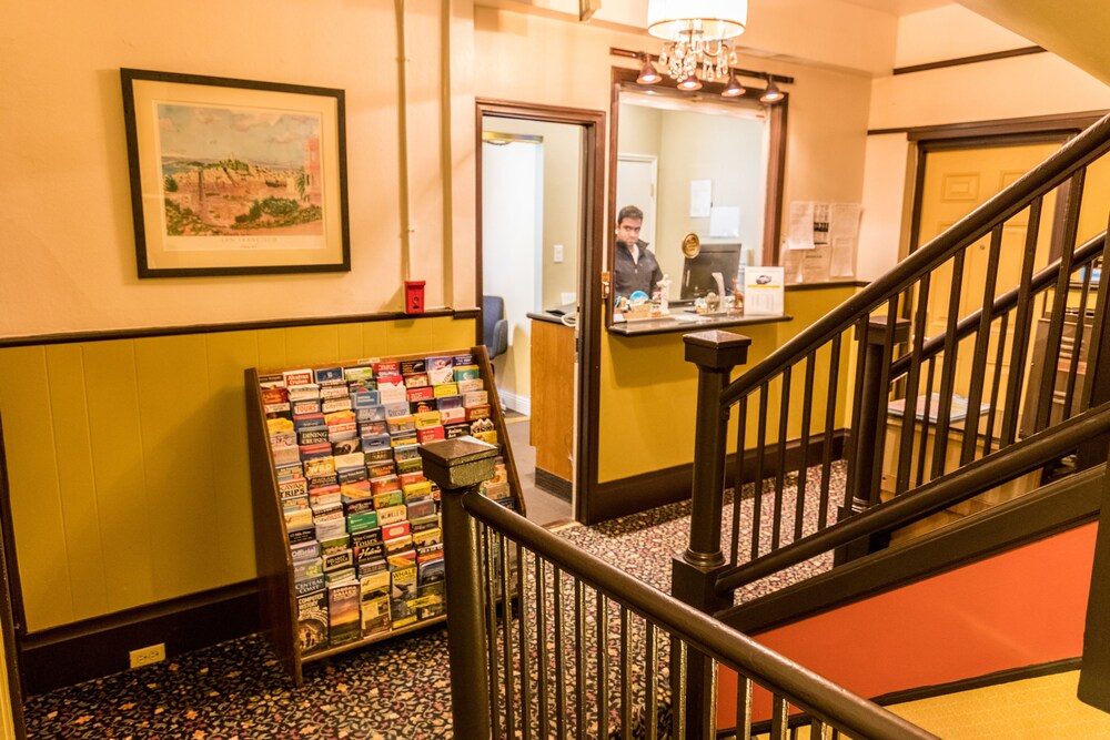 Concierge Desk