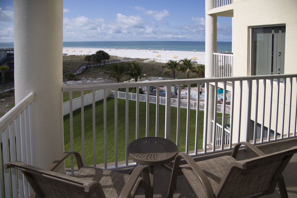Condo, 2 Bedrooms, Kitchen (Side Gulf view with angled balcony) - Balcony