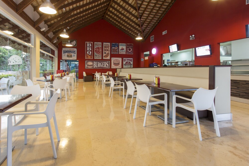 Food Court