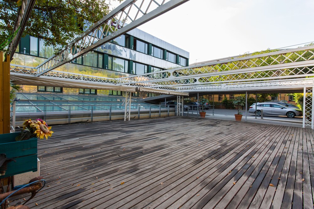 Sundeck