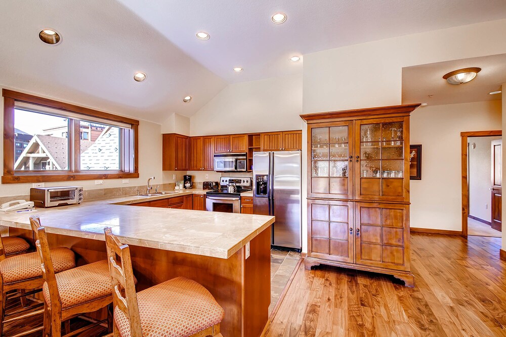4 Bedroom, 4 Bath - Guestroom