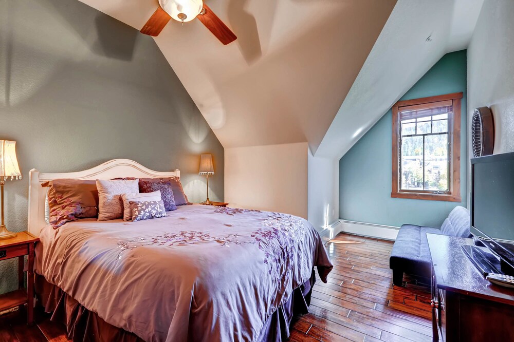 4 Bedroom, 4 Bath - Guestroom