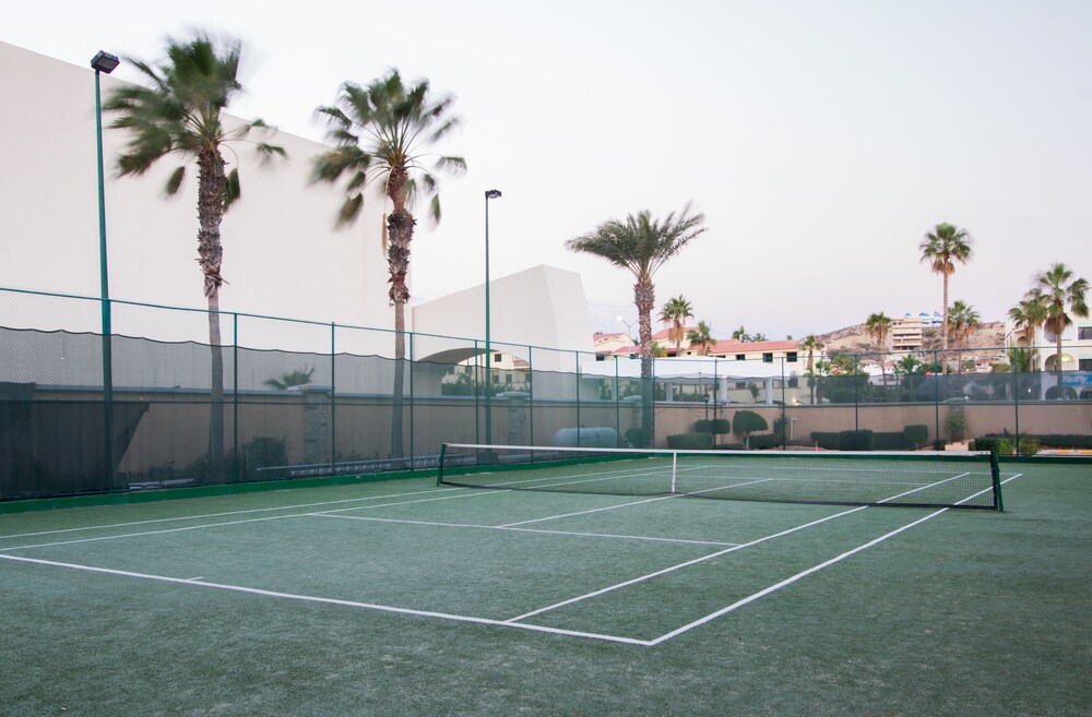 Tennis court, Royal Solaris Los Cabos & Spa - All Inclusive