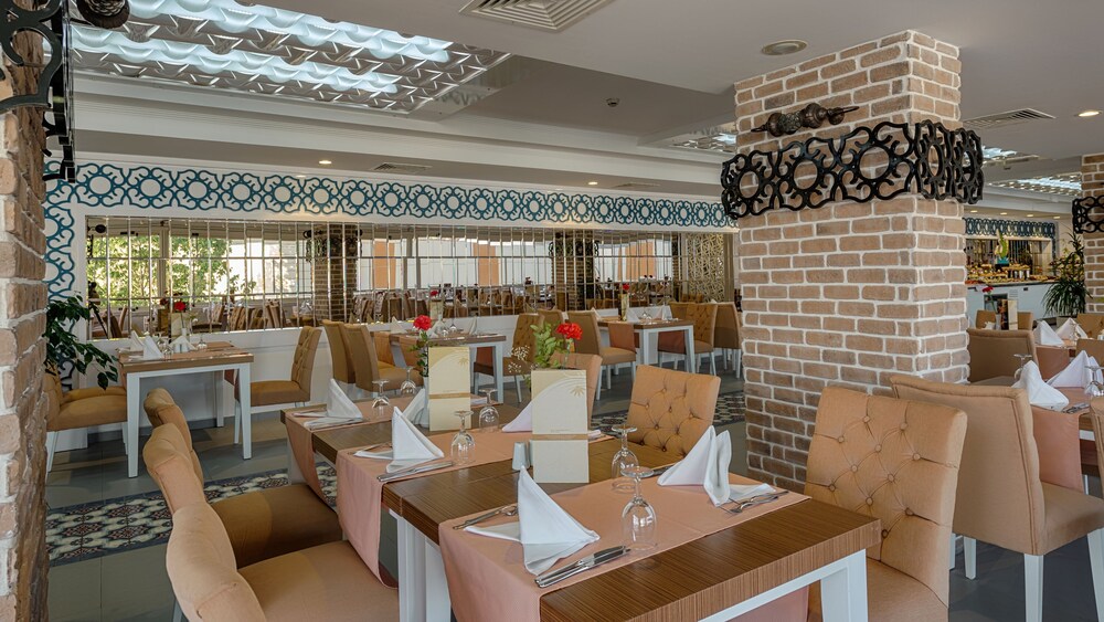 Food Court