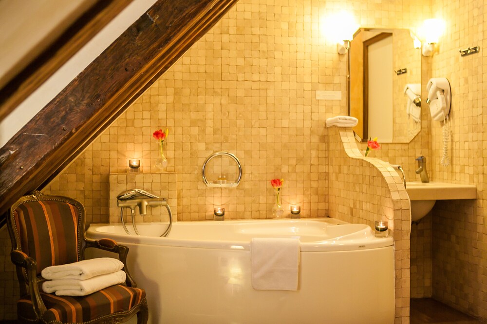 Jetted Tub