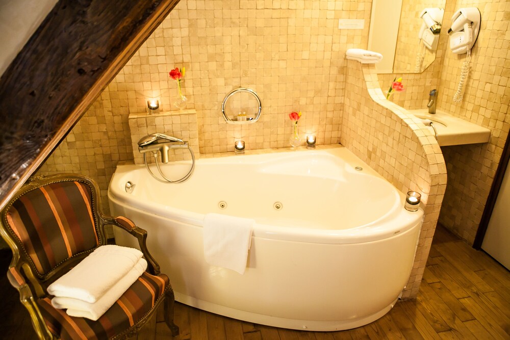 Jetted Tub