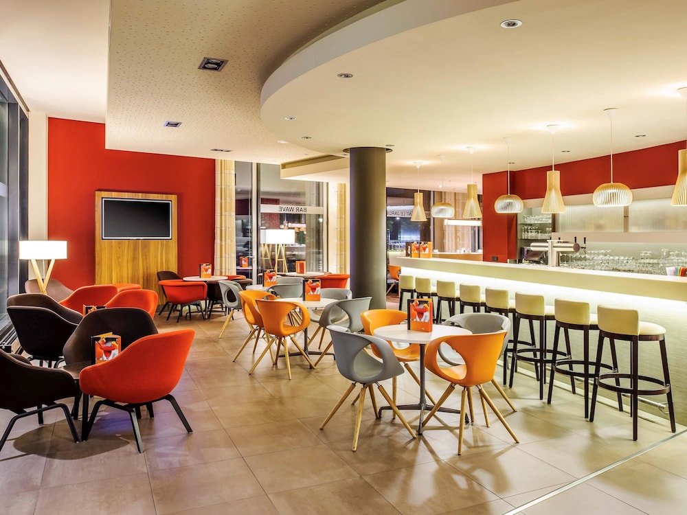 Hotel Bar